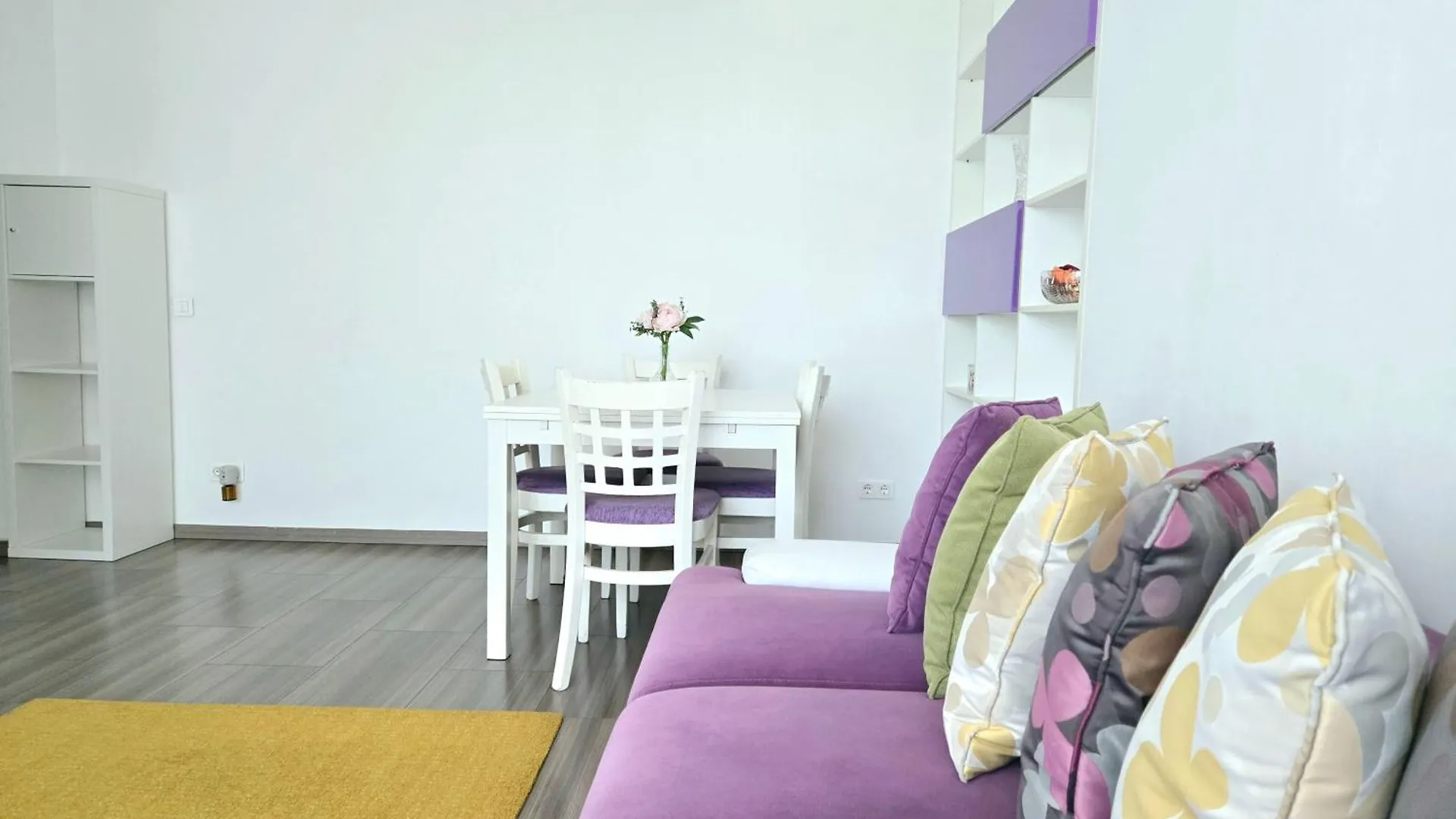 Vr2 Central Apartment Bucharest Romania