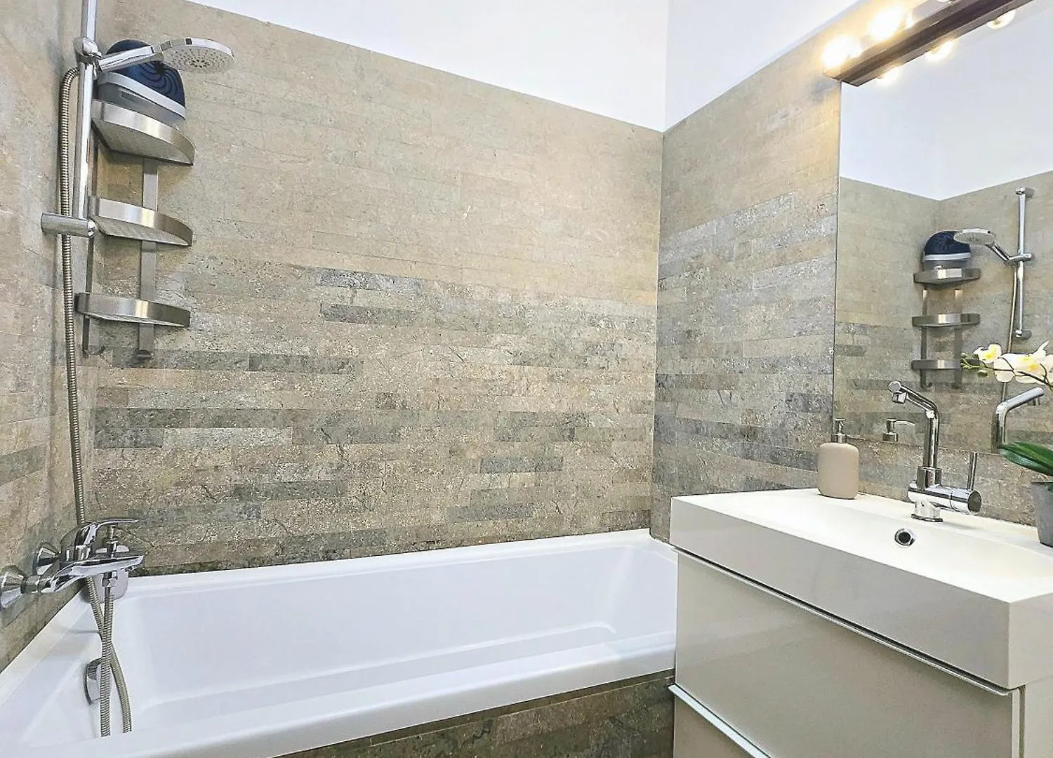 Vr2 Central Apartment Bucharest